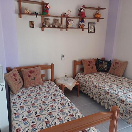 Gerakini 2Br Apt With Shared Pool ภายนอก รูปภาพ